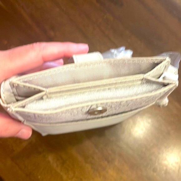 NWT Crossbody touch screen  cell phone purse - Picture 3 of 4